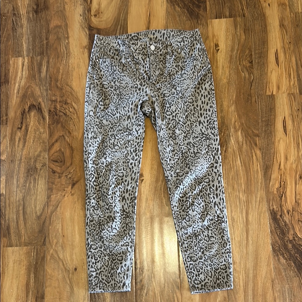 White House Black Market Gray Leopard Print Skinny Pants